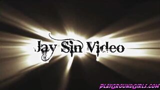 Tranny chick Foxxxy giving some hot pose