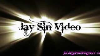 Kim Bella in a yellow bathingsuite