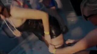 Random pussies sampling