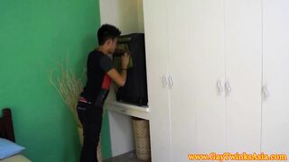 Indonesian twink has deep throat