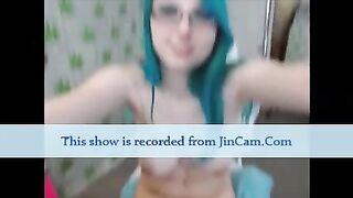 Emo teen enjoy herself with vibrator on webcam