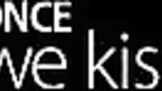 Brunette lezzs in art erotica