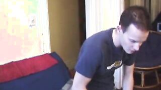 Amateur twinks in threeway tugging cock together