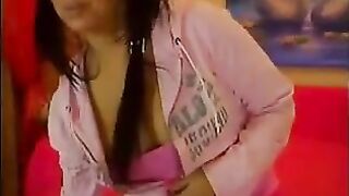 Thick Woman Masturbating