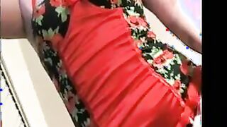 Tattooed Chick Playing With Her Pussy