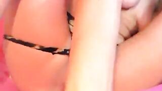 Beautiful Cam Girl Shows Of Wet Vagina