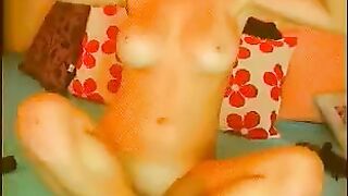 Sexy Cam Babe Masturbating