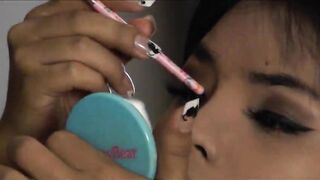 Ultra feminine thai laydoyb Eve G wanks her beefy cock