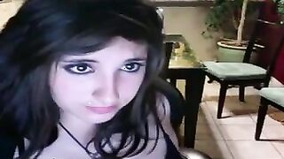 Cute Indian Girl Teases Her Tits