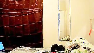 Ebony Chick Shaking Her Tattooed Ass