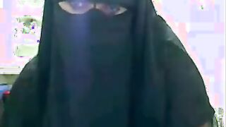 Hijab Chick With Large Tits