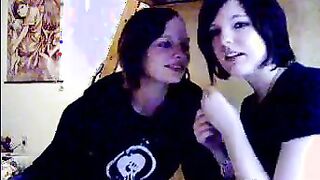 Amateur Emo Girls Kissing