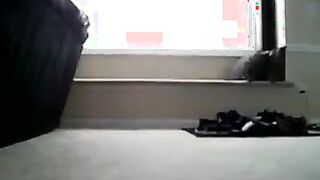 Cute Cam Girl Shaking Her Ass