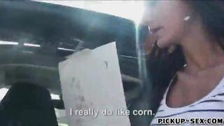 Pizza delivery girl Liliane pussy creampied for money