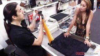 Crazy bitch pussy fucked in the pawnshop for some cash