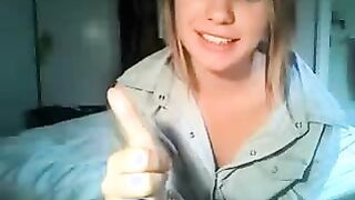 sexy girl fingers tight pink pussy on cam