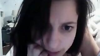 Young babe gf masturbates for her bf