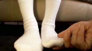 Virgin Chiaki tricked into first sex