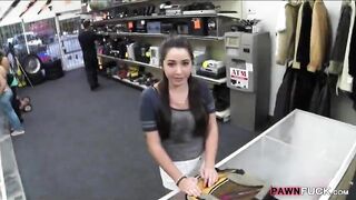 Amateur college girl trades her pussy for a textbook