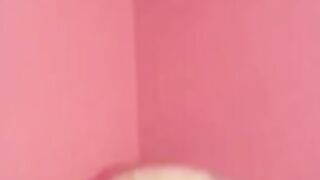 Hot teen cam girl masturbates