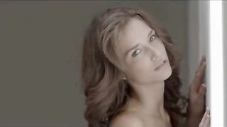 sleek Malena masturbation in heels