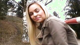 Delighting pussy outdoors