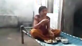 Indian Housewife Gets Fucked