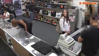 Amateur whore exchanged her pussy with a chunk of money