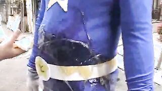 Woman caught with a gigantic fly trap 2