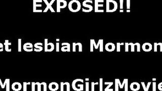 Two mormon lesbians kissing and fingering in bath