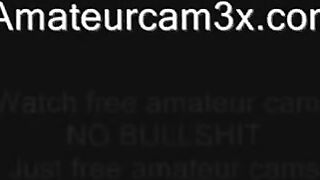 Woman introduce the dildo in the cunt on webcam show