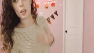 Sexy Brunette Fucks And Cream Pie