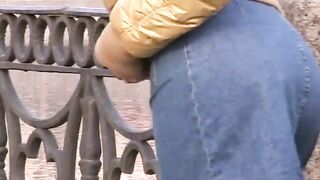 Jaiden in Miniskirt seduces