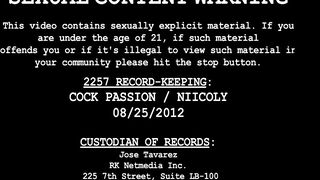 Shemale acts in a kinky manner