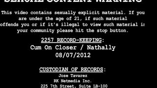 Shemale is good at sucking dicks