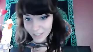 Blueeyes teens masturbates hairy pussy in gold show