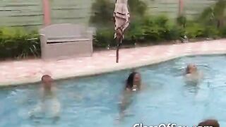 College Scavenger hunt leads to blowjob