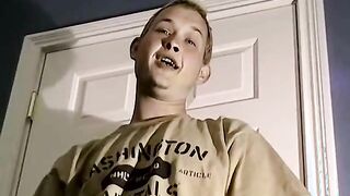 Amateur stud gets naked and tugs on his cock