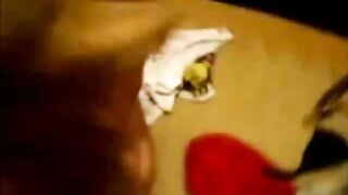 [Warning]Very hot babe sucking on a lucky cock