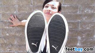 Sweet Latina Shows Off Her Feet