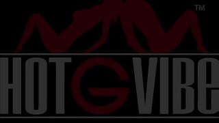 Asian Massages her Squirting Pussy