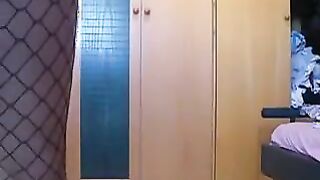 Cute Girl Shaking That Great Ass