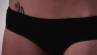 Glamour models eating snatches each other