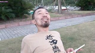 Pretty asian teenie gives blowjob