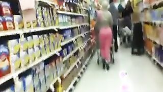 Latina With An Ass In Pink Pants