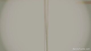 Dahlia fingers herself in the dark