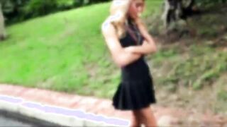 Blondie Janice needs Carmens sweet pussy as requirement for her band