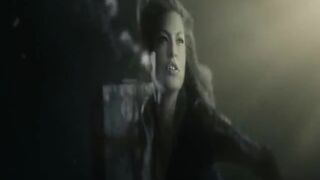 Beautiful Star Exposes Figure In Different Clips