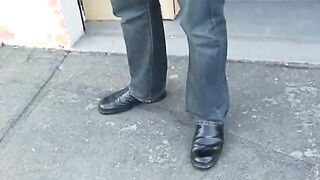 Plump Brunette Babe Does Mindblowing BJ