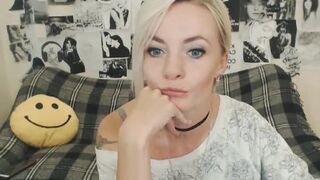 Seductive Pretty Babe Dance and Masturbate